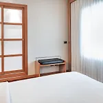 ホテル Ac By Marriott ポンフェラダ